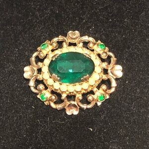 Vintage Coro Green Crystal gold tone brooch